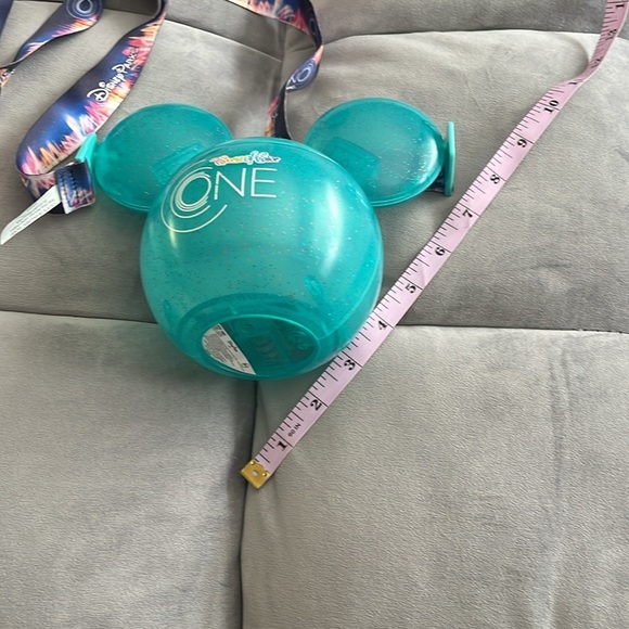 “Disney: World Of Color- Sipper” - Picture 2 of 6